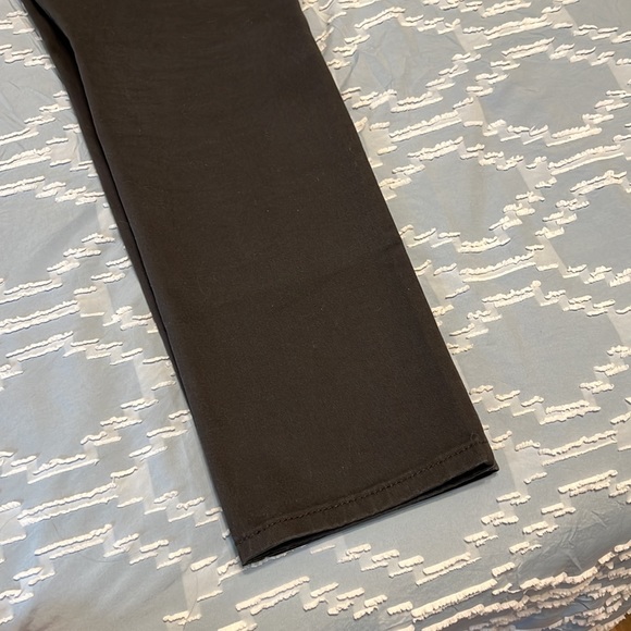 Men’s Levis 502s. A dark grey color.  New never worn - Picture 6 of 6